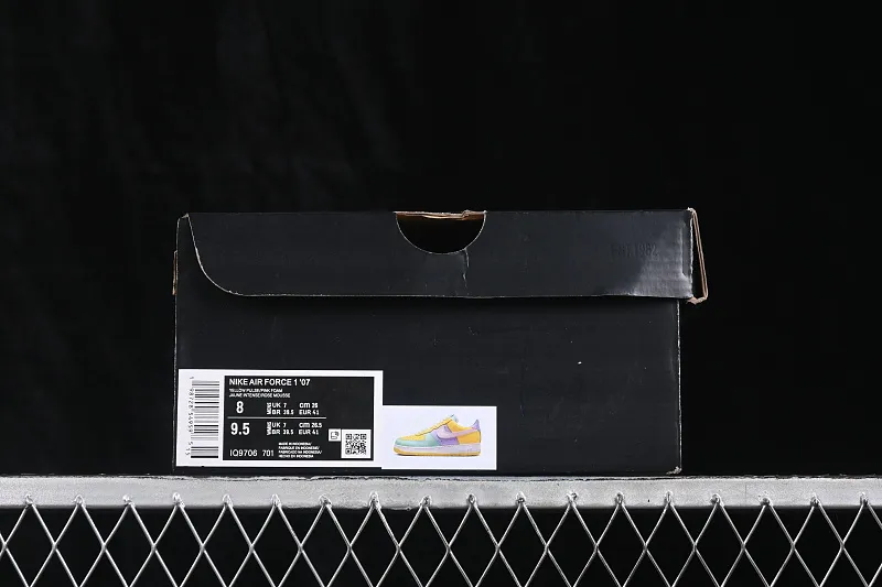 All categories Nk Air Force 1 Air Force series Nk Air Force 1 Low Air Force low-top Nike Air Force 1'07 Low patent leather color matching Air Force 1 low-top casual sneakers IQ9706-701